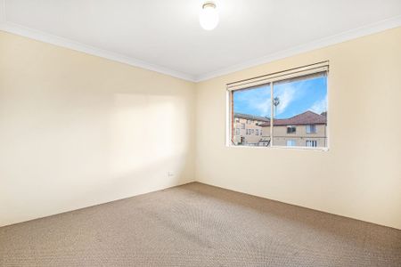 Spacious Two Bedroom Apartment In The Heart Of Lakemba - Photo 3