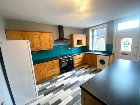 3 Bed Terrace - Photo 4