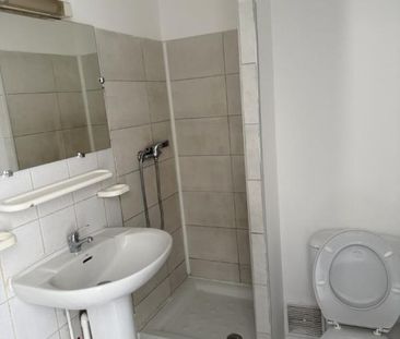 Location Appartement 1 pièce 22m² ST DENIS 97400 - Photo 1