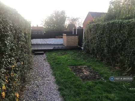 3 bedroom terraced house to rent - Photo 4