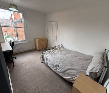 8 Bampton Street - No Deposit & 2 Bathrooms Loughborough - Photo 4