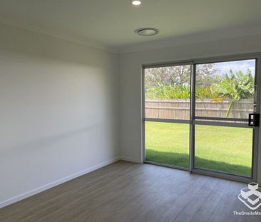 2 Brand New 3 Bed Duplex - Photo 3