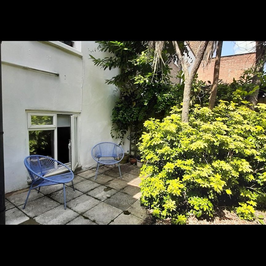 1 Bed Flat, Southgate Road, N1 - Photo 1