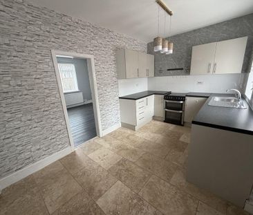 2 bedroom terraced house to rent - Photo 4
