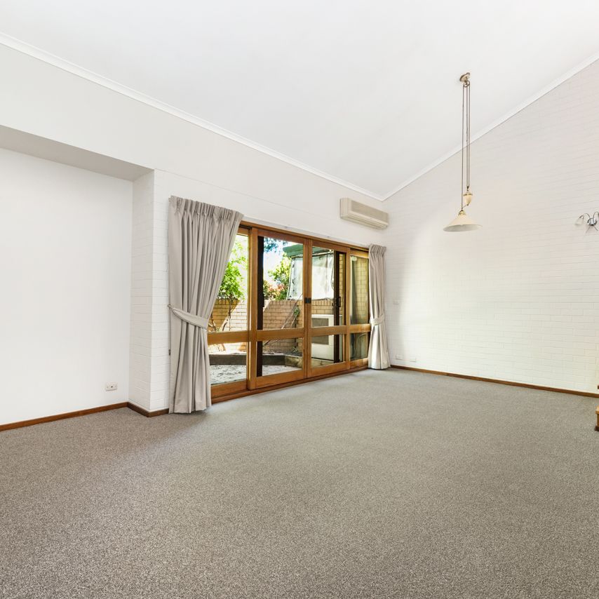 4 Howie Court, Belconnen ACT 2617 - Townhouse For Rent | Domain - Photo 1