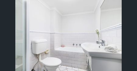 Ground floor unit with bright Eastern aspect - Photo 5