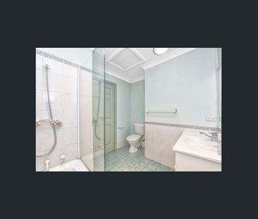 Spacious & Convenient location (Enter from King St) - Photo 4