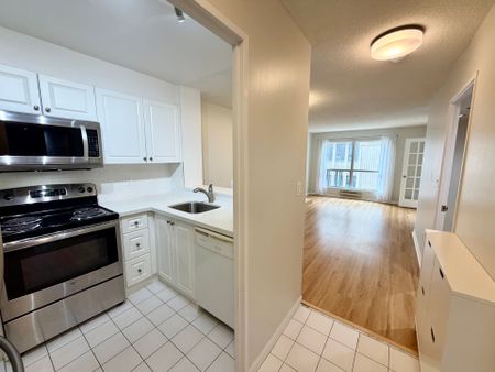 For Lease - 7 Carlton Street Unit# 910, Toronto, Ontario - Photo 4