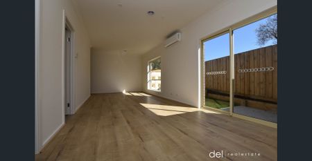 Modern Unit in Court Location - Photo 2