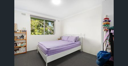 A serene two bedroom apartment in a prime location - Photo 2
