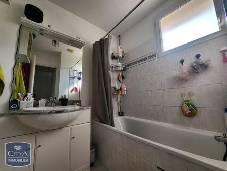 Location Maison 4 pièces 81m² FEYTIAT 87220 - Photo 3