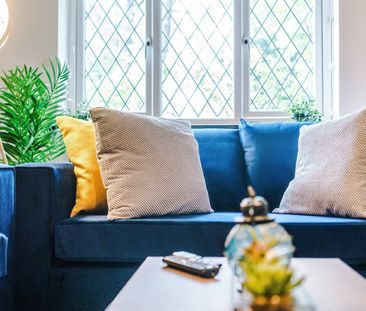 2 Bed Terraced House, Broad Street, M6 - Photo 2