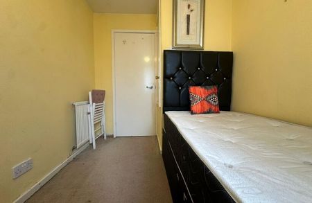 Walton Crescent, Blackburn - Photo 4