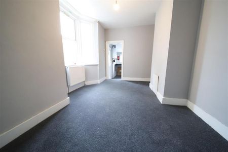 4 bedroom terraced house to rent - Photo 4