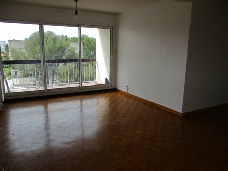 NIMES / PUECH DU TEIL - T4 BIS avec BALCON, PARKING et CAVE - Photo 2