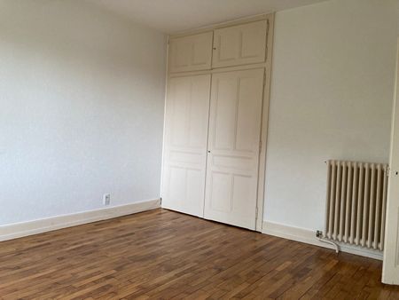Location Appartement 3 pièces 92m² BESANCON 25000 - Photo 2