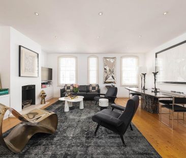 2 bedroom mews to rent - Photo 2