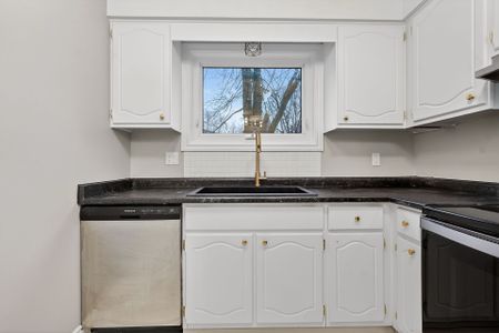 For Lease - 137 Monmore Road, London North, Ontario - Photo 5