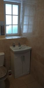 Room in a Shared Flat, Bromley High Street, E3 - Photo 3