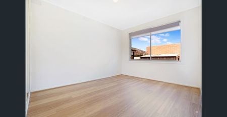 2 BEDROOM IN EXCELLENT LOCATION! - Photo 2