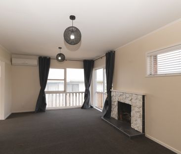 Smart Stylish Home on Sycamore Dr - Photo 2