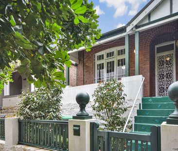 CHARMING SEMI WITH HUGE OUTDOOR SPACE IN THE HEART OF BONDI JUNCTION - Photo 1