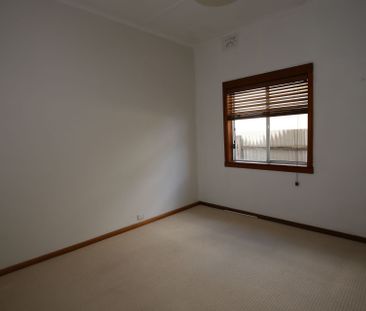 CENTRALLY LOCATED BEAUTIFUL BUNGALOW - Photo 3