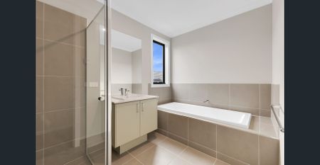 Near New Contemporary Living in Prime Mount Waverley Location - Photo 4