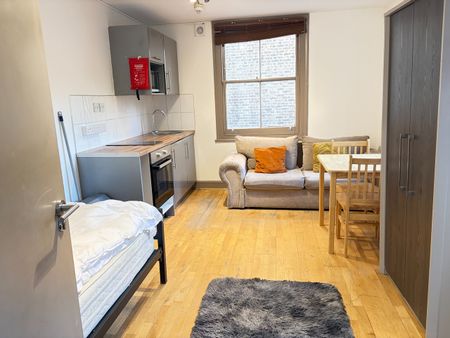 Studio Flat, Very Near Kilburn High Road Area, NW6 - Photo 2