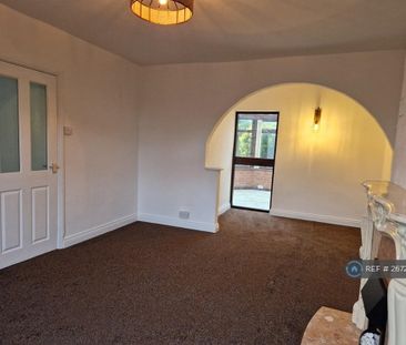 3 bedroom semi-detached house to rent - Photo 4