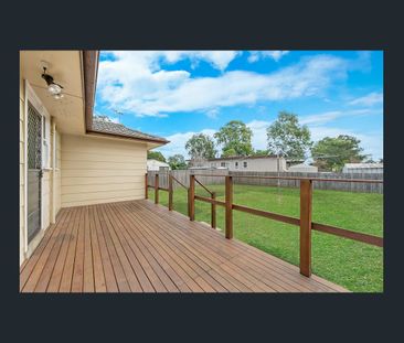 Good Location! - Photo 2