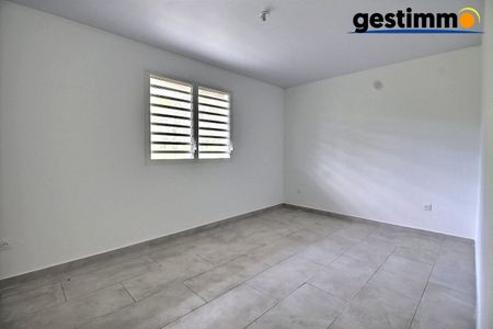 Location Appartement 4 pièces 105m² MACOURIA 97355 - Photo 5
