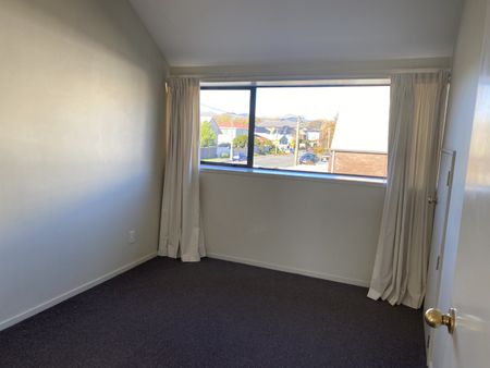 3 Bedroom Townhouse near Hagley Park - Photo 3