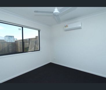 Low maintenance 2 Bedroom Duplex - Photo 2