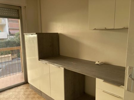 Location Appartement 2 pièces 62m² NICE 06200 - Photo 5