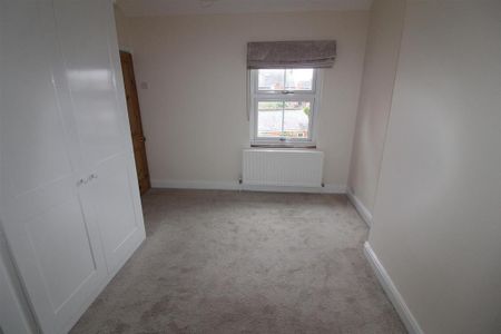 2 bedroom semi-detached house to rent - Photo 3