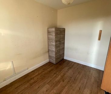 Room in a Shared House, Rancliff Road, E6 - Photo 2