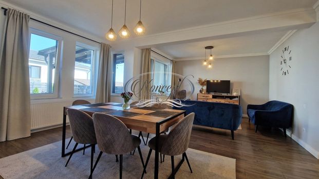 Duplex elegant cu 3 dormitoare si curte generoasa in Voronet - Fotografie 1