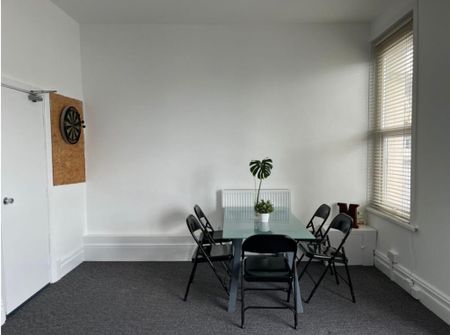 5 bedroom house of multiple occupation to rent - Photo 4