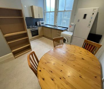 4 bedroom flat to rent - Photo 4