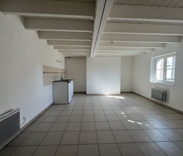 Location Appartement 2 pièces 47m² CHALONS EN CHAMPAGNE 51000 - Photo 2