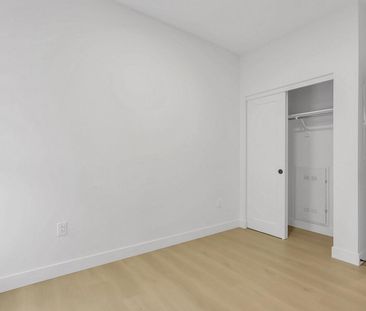 Grace Condos - Photo 4