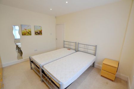 Chanctonbury Way, Woodside Park, London, N12 - Photo 4