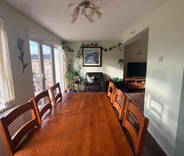 3 bedroom semi-detached house to rent - Photo 5