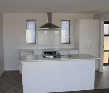 Spacious 4-Bedroom Home for Rent – Prime Feilding Location - Photo 2