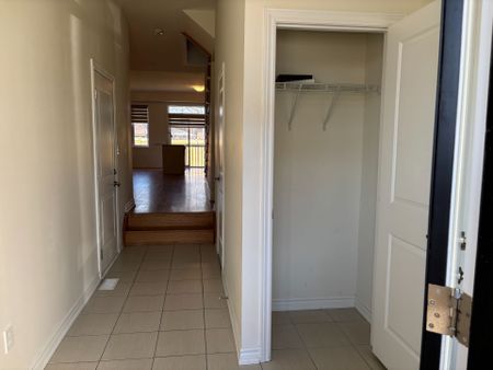 For Lease - 318 OKANAGAN Path, Oshawa, Ontario - Photo 4