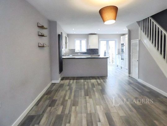 3 bedroom terraced house to rent - Photo 1