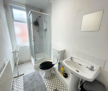 1 bedroom in a house share to rent - Photo 6