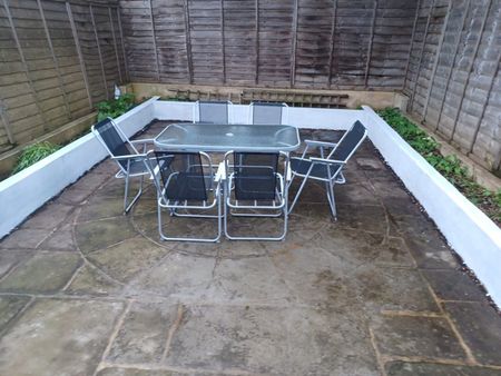 Room in a Shared House, Eversleigh Road, SW11 - Photo 5