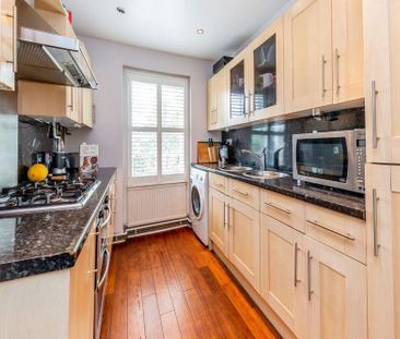 3 bedroom maisonette to rent - Photo 4